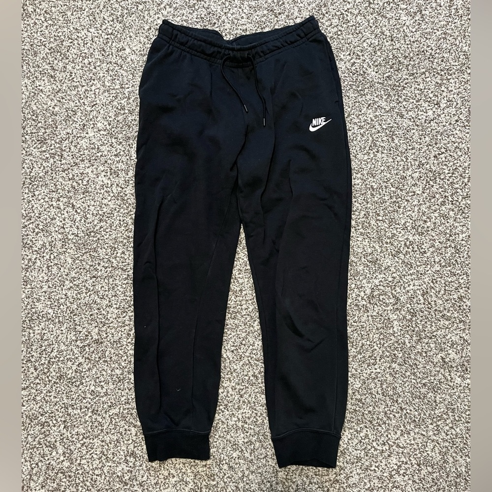 💕SOLD on another app💕Black Nike Jogger Sweats